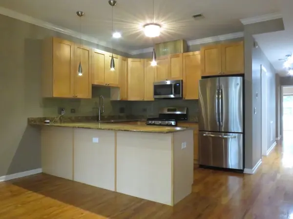 633 E Bowen AVE #1W, Chicago, IL 60653