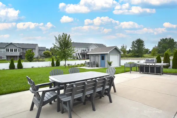 5305 Grouse LN, Richmond, IL 60071