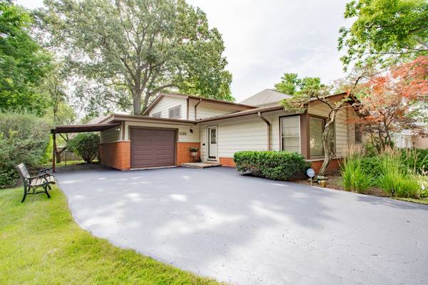 1133 KENTON RD, Deerfield, IL 60015