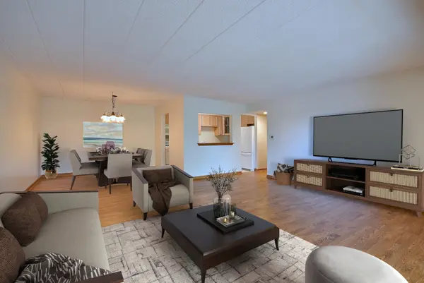 110 W Butterfield RD #302S, Elmhurst, IL 60126