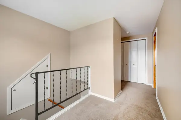 5416 W 88th ST, Oak Lawn, IL 60453