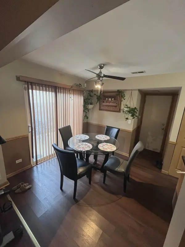 835 FOUR SEASONS BLVD #835, Aurora, IL 60504