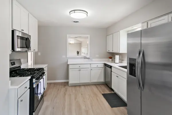 2226 Marshall Pkwy, Waukegan, IL 60085