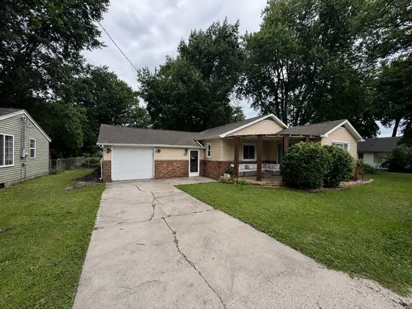227 Mary CT, Maroa, IL 61756
