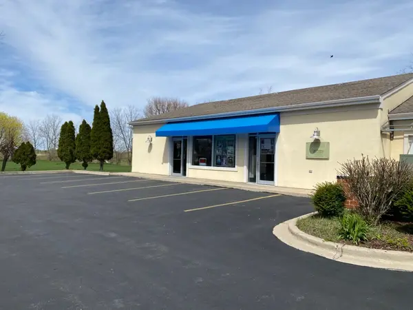 260-270 N State ST, Hampshire, IL 60140