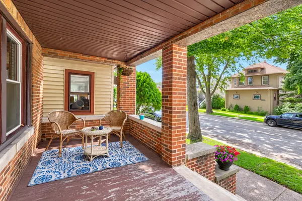 1002 Circle AVE, Forest Park, IL 60130