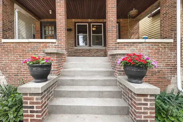 1002 Circle AVE, Forest Park, IL 60130