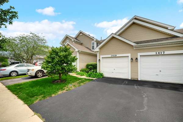 1419 Walnut Hill AVE, St. Charles, IL 60174