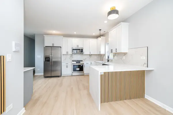 3018 W Polk ST, Chicago, IL 60612