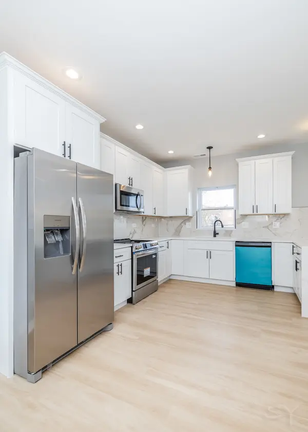 3018 W Polk ST, Chicago, IL 60612