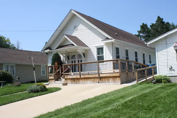 221 W Morgan ST, Dixon, IL 61021