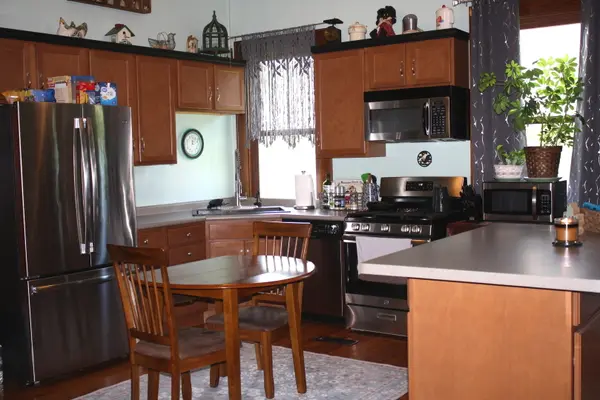 221 W Morgan ST, Dixon, IL 61021
