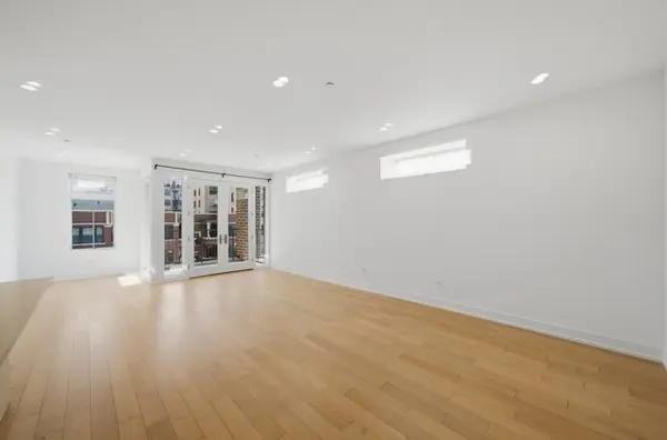 434 W Melrose ST #301, Chicago, IL 60657