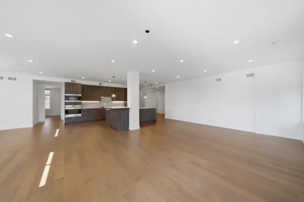434 W Melrose ST #401, Chicago, IL 60657