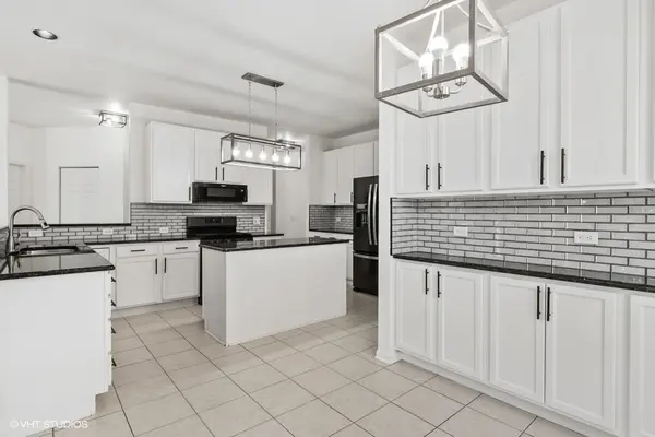 1851 Olympic DR, Vernon Hills, IL 60061