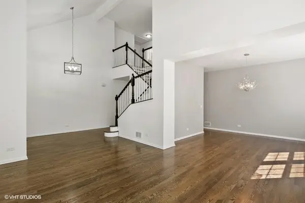 1851 Olympic DR, Vernon Hills, IL 60061