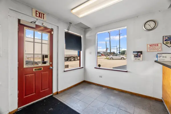 525 S Dixie HWY, Beecher, IL 60401