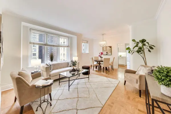 222 E CHESTNUT ST #9D, Chicago, IL 60611