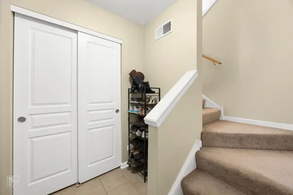 706 E Wing ST, Arlington Heights, IL 60004
