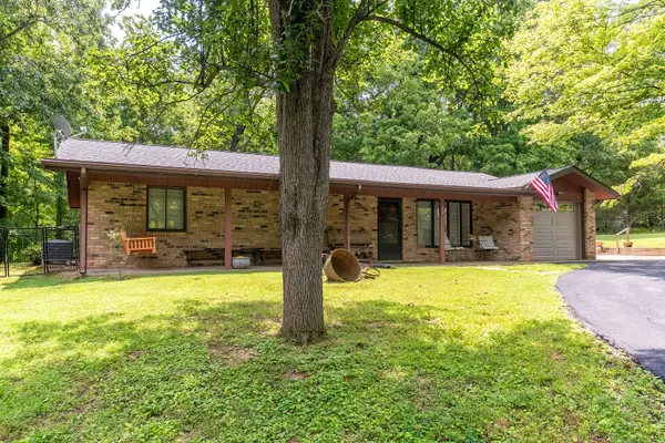 128 Starlight LN, Carbondale, IL 62902