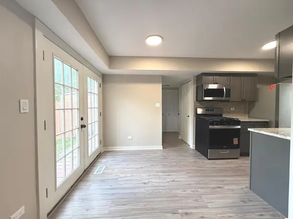 750 Roosevelt RD #750, Hanover Park, IL 60133