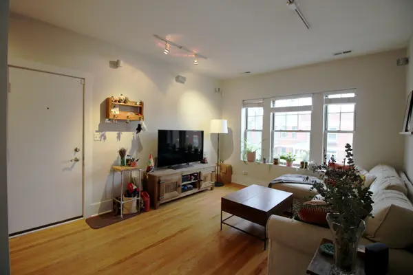 1901 W NEWPORT AVE #2, Chicago, IL 60657