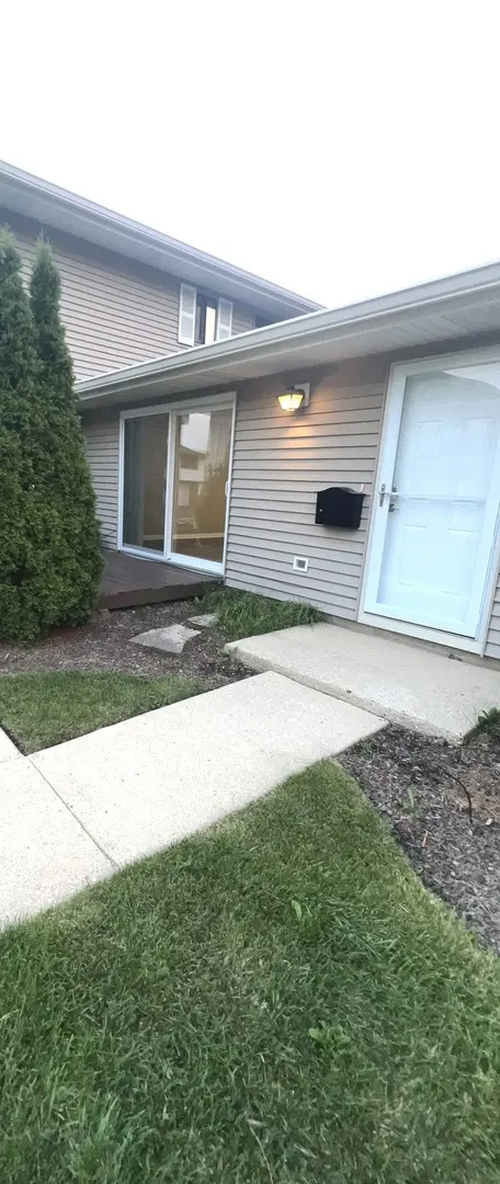 1114 Quanset CT, Schaumburg, IL 60194