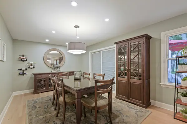 3455 Treaty LN, Hoffman Estates, IL 60192