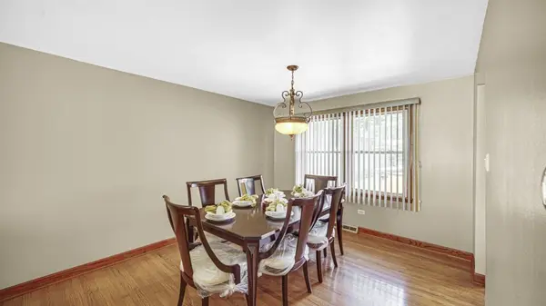 17106 Ingleside AVE, South Holland, IL 60473