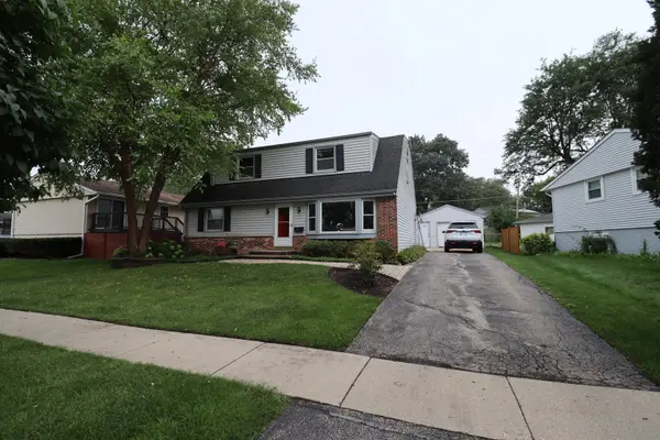 348 Cherrywood RD, Buffalo Grove, IL 60089