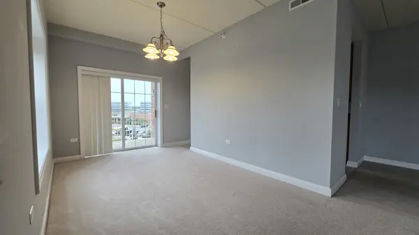 101 Pointe DR #302, Northbrook, IL 60062