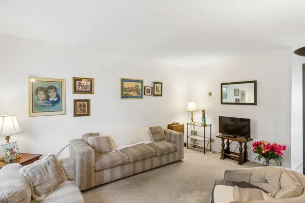 1753 Bristol WALK #1753, Hoffman Estates, IL 60169
