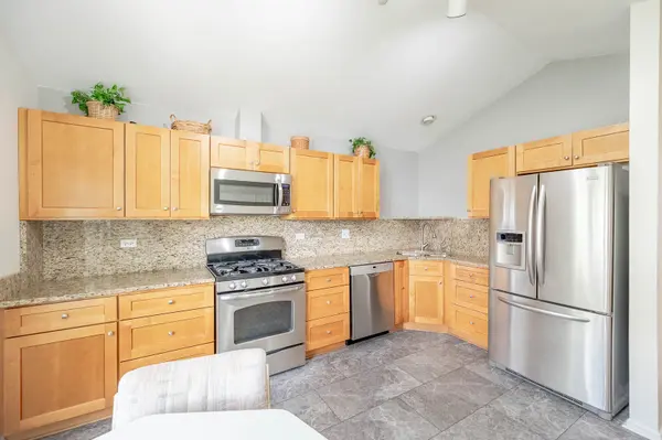 1619 Camberley CT #2, Bartlett, IL 60103