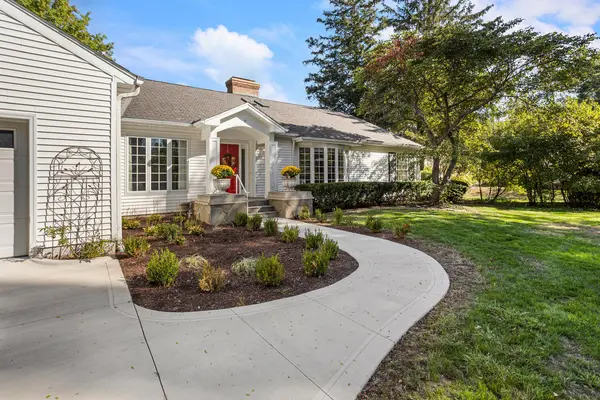 7 Greencroft DR, Champaign, IL 61821