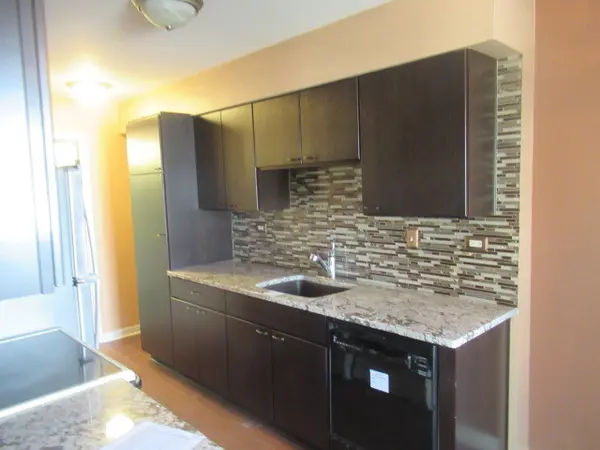 2214 Brittany CT #2214, Schaumburg, IL 60194