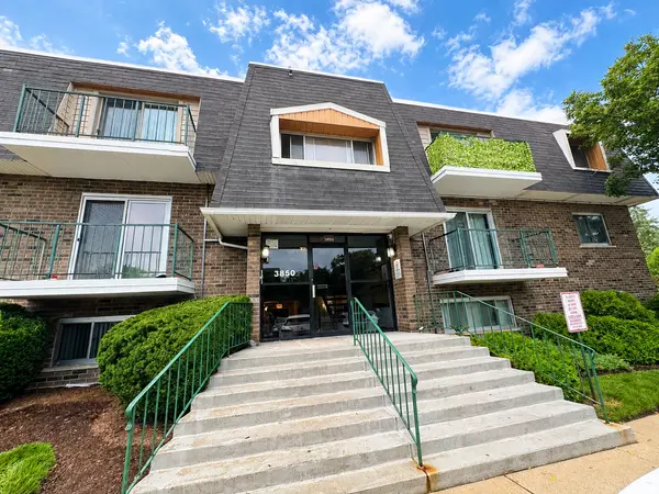 3850 S Parkway DR #1G, Northbrook, IL 60062