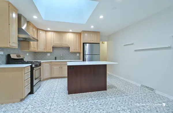 605 W GILBERT RD, Palatine, IL 60067
