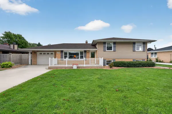 1817 Root ST, Crest Hill, IL 60403