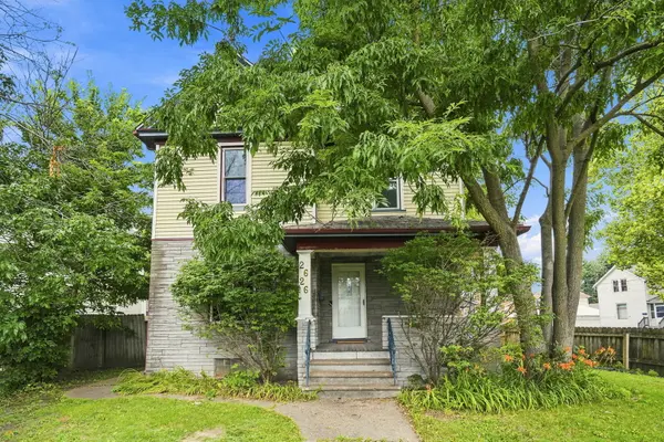 2626 Brady ST, Davenport, IA 52803