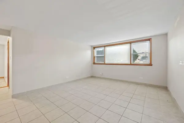8440 W 95TH ST #1, Hickory Hills, IL 60457