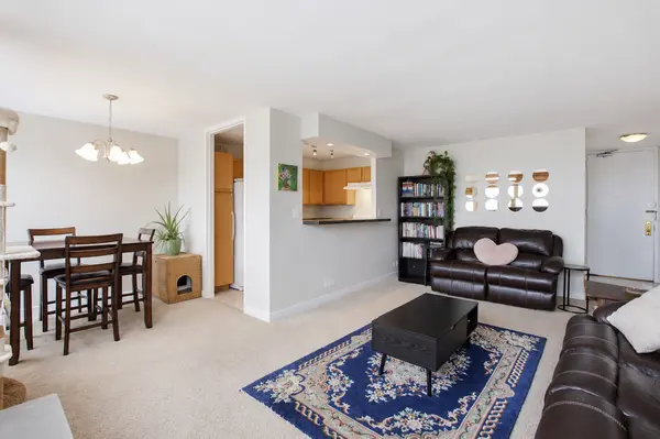655 W Irving Park RD #1313, Chicago, IL 60613