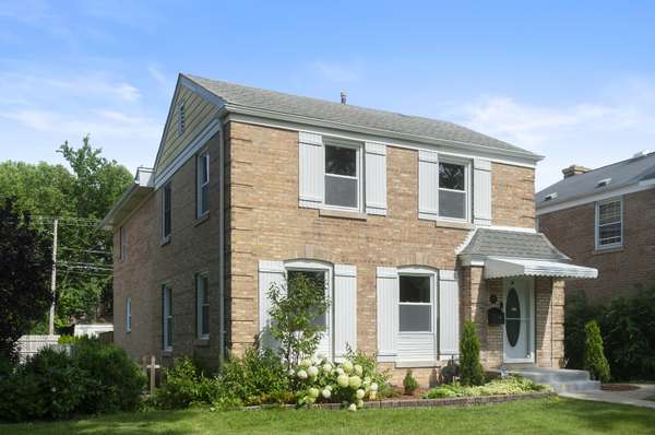 6711 N Monticello AVE, Lincolnwood, IL 60712