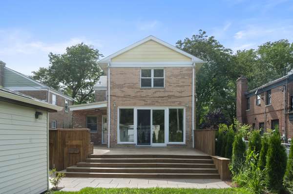 6711 N Monticello AVE, Lincolnwood, IL 60712