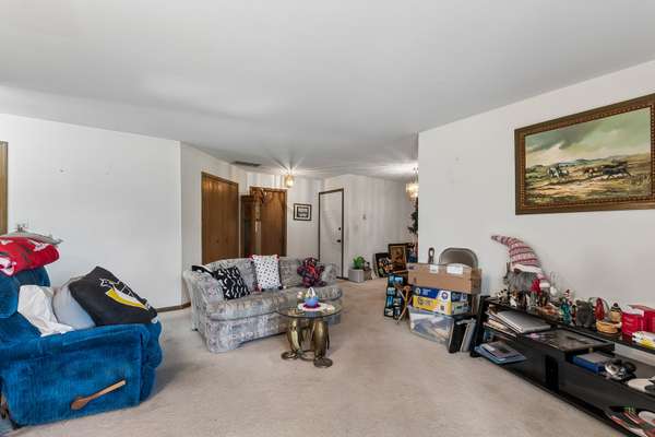 83 Midhurst CT #102A, Naperville, IL 60565