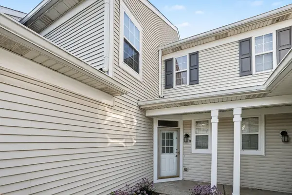 2856 Gypsum CIR #2856, Naperville, IL 60564