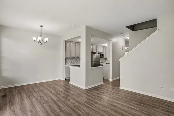 2856 Gypsum CIR #2856, Naperville, IL 60564