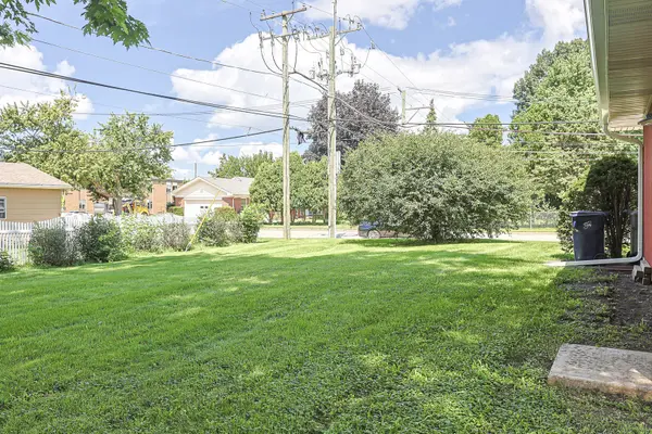 1305 VAN ST, Elgin, IL 60123