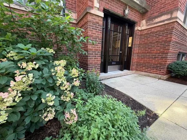 639 Garfield ST #3, Oak Park, IL 60304