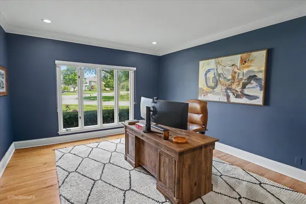 1772 Challenger CT, Wheaton, IL 60189