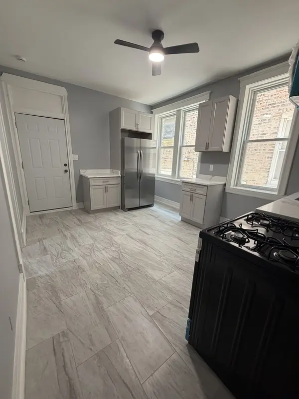 3821 W Fillmore ST #1F, Chicago, IL 60624